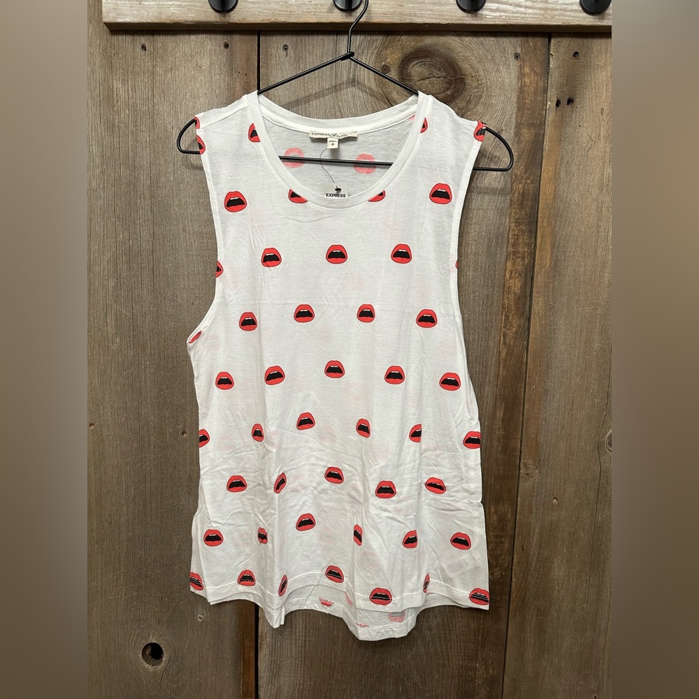 Express Lips Graphic Muscle Tee Tank Top in White Size Small Women’s